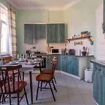 Pinnacle Apartment With Balcony