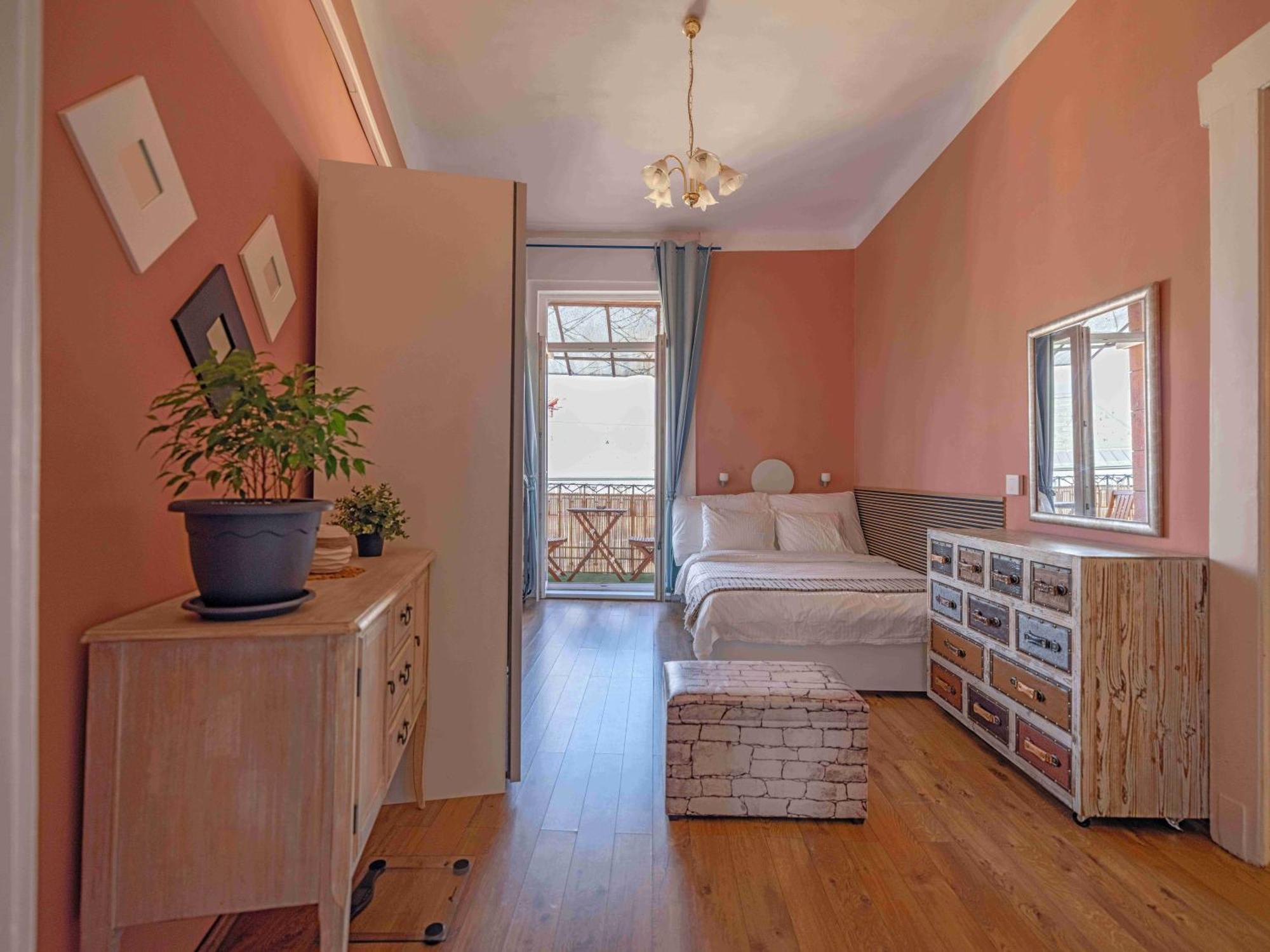 Pinnacle With Balcony Apartment Budapest